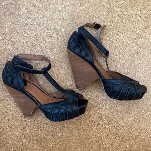 Lucky Brand T-strap Block heels